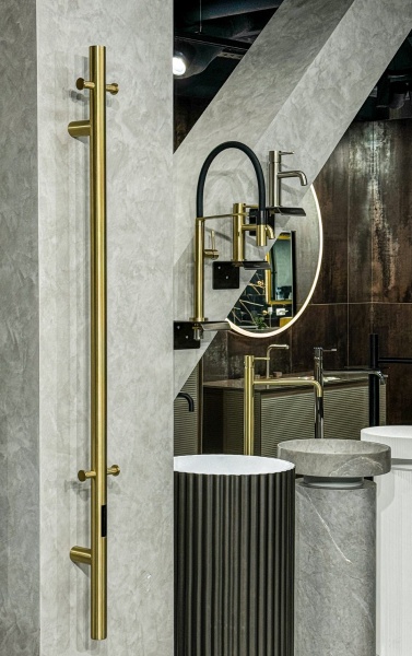 Полотенцесушитель электрический Boheme Uno 726-G