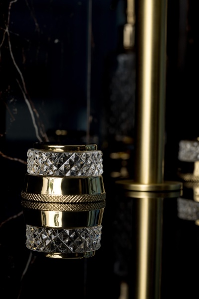 Смеситель для раковины Boheme Aura 152-G-A