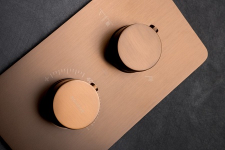 Смеситель встроенный с термостатом 3-х проходной CELL BRUSHED BRONZE 134-3-BRB