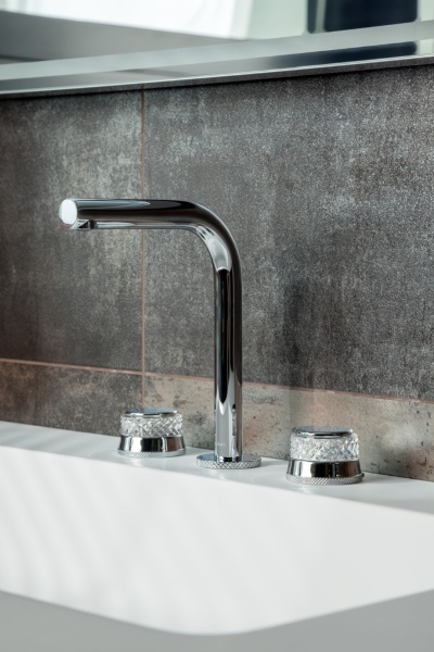 Смеситель для раковины Boheme Aura 152-CR-A