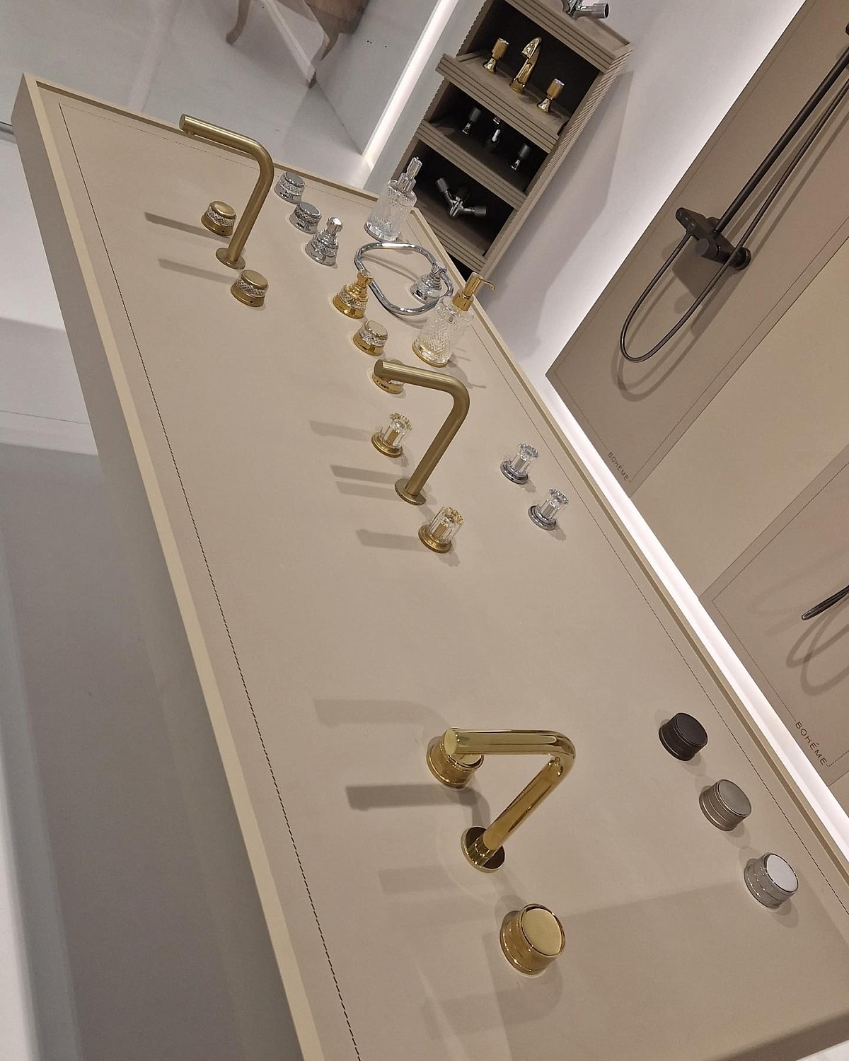 Boheme и armadi art на международной выставке