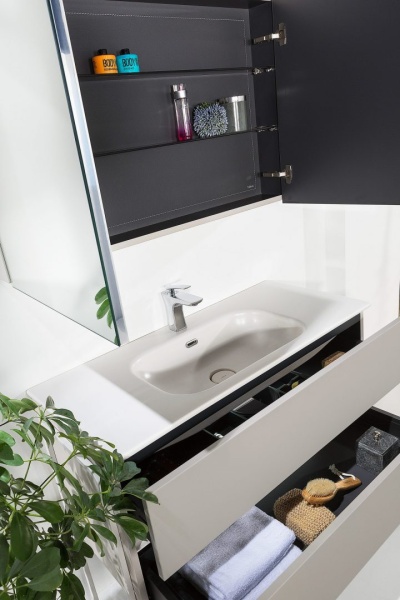 Зеркальный шкаф с подстветкой 80 см ArmadiArt Vallessi 547-C