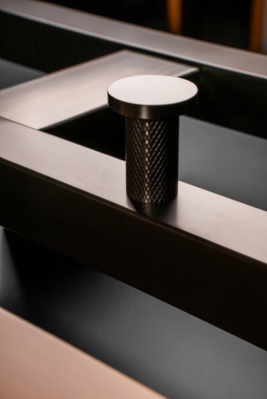 Полотенцесушитель электрический 2-трубы квадратный GUN METAL 728-GM