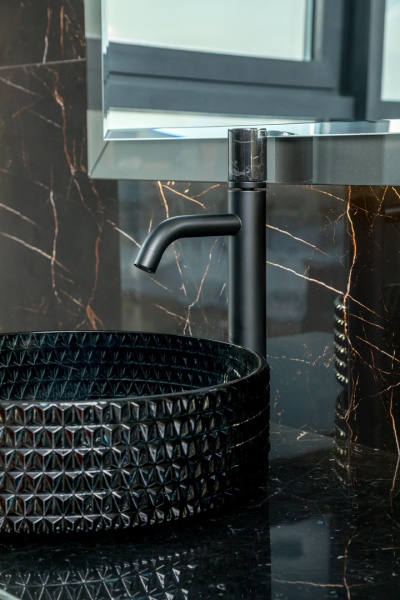 Смеситель для раковины Boheme Stick 122-B-MR-B