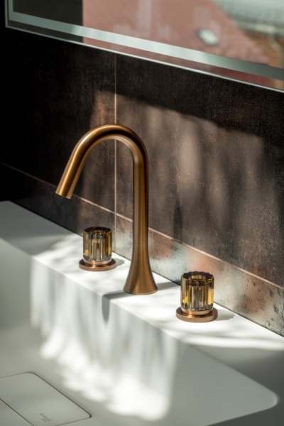 Смеситель из стены SWAN на 3 отв. BRUSHED BRONZE ELEGANTE BROWN 153-BRB-EL-BROWN